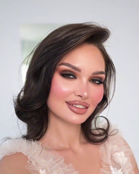 الصورة اللي عجبتك… هل فعلًا تناسب ملامحك؟